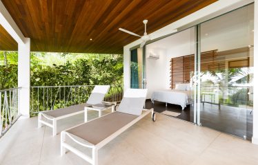 LUXURY VILLA WITH INFINITY POOL, OCEAN VIEWS, AND INVESTMENT POTENTIAL, IN OJOCHAL