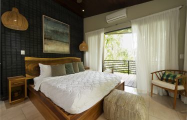 PRIVATE HOME WITH POOL, JUNGLE, AND PANORAMIC PACIFIC VIEWS, IN UVITA – 2.72 ACRES