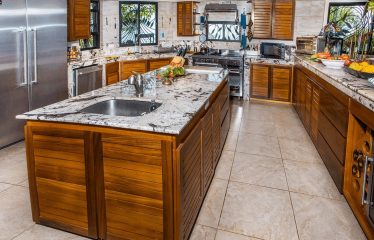 91.2-ACRE PRIVATE ESTATE WITH A MANSION, PANORAMIC OCEAN VIEWS, AND TROPICAL RAINFOREST, IN PLAYA MATAPALO