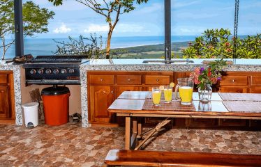 91.2-ACRE PRIVATE ESTATE WITH A MANSION, PANORAMIC OCEAN VIEWS, AND TROPICAL RAINFOREST, IN PLAYA MATAPALO