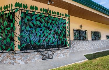 91.2-ACRE PRIVATE ESTATE WITH A MANSION, PANORAMIC OCEAN VIEWS, AND TROPICAL RAINFOREST, IN PLAYA MATAPALO