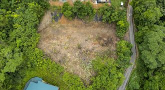 LAND WITH OCEAN VIEWS AND BUILDING POTENTIAL, IN PLAYA HERMOSA – 1.79 ACRES