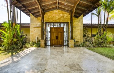 CASA LADERA: EXCLUSIVE ESTATE WITH PANORAMIC PACIFIC VIEWS, IN ESCALERAS – 6.21 ACRES