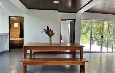 VILLA CAIMITO: EXCLUSIVE 9-BEDROOM PROPERTY WITH PACIFIC VIEWS, IN MANUEL ANTONIO