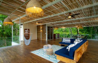 VILLA CAIMITO: EXCLUSIVE 9-BEDROOM PROPERTY WITH PACIFIC VIEWS, IN MANUEL ANTONIO
