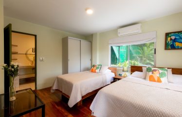 VILLA CAIMITO: EXCLUSIVE 9-BEDROOM PROPERTY WITH PACIFIC VIEWS, IN MANUEL ANTONIO