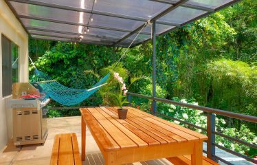 VILLA CAIMITO: EXCLUSIVE 9-BEDROOM PROPERTY WITH PACIFIC VIEWS, IN MANUEL ANTONIO