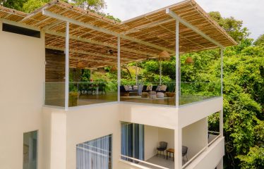 VILLA CAIMITO: EXCLUSIVE 9-BEDROOM PROPERTY WITH PACIFIC VIEWS, IN MANUEL ANTONIO