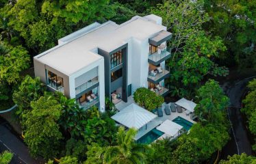LUXURY VILLA WITH GUEST HOUSE AND HIGH RENTAL POTENTIAL, IN TULEMAR MANUEL ANTONIO