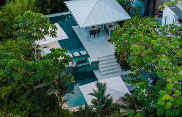 LUXURY VILLA WITH GUEST HOUSE AND HIGH RENTAL POTENTIAL, IN TULEMAR MANUEL ANTONIO
