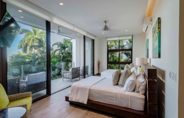 LUXURY VILLA WITH GUEST HOUSE AND HIGH RENTAL POTENTIAL, IN TULEMAR MANUEL ANTONIO