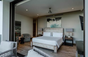 LUXURY VILLA WITH GUEST HOUSE AND HIGH RENTAL POTENTIAL, IN TULEMAR MANUEL ANTONIO