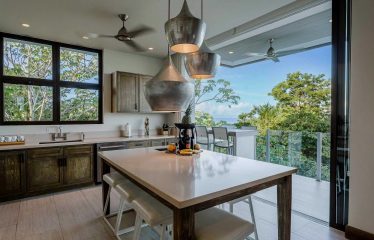 LUXURY VILLA WITH GUEST HOUSE AND HIGH RENTAL POTENTIAL, IN TULEMAR MANUEL ANTONIO